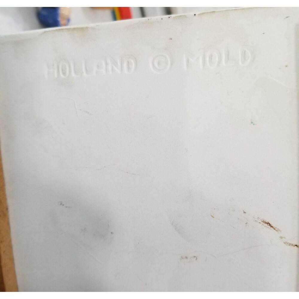 Holland Mold Lighted Winter House Figurine – Works, Repaired Crack READ - Picture 11 of 12
